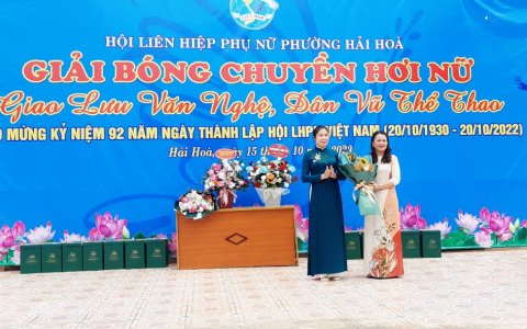 Ngày 15/10 Hội liên hiệp phụ nữ phường Hải Hòa đã tổ chức giải bóng chuyền hơi và giao lưu văn nghệ Dân vũ Thể thao chào mừng kỷ niệm 92 năm ngày thành lập Hội LHPN Việt Nam (20/10/1930 – 20/10/2022).